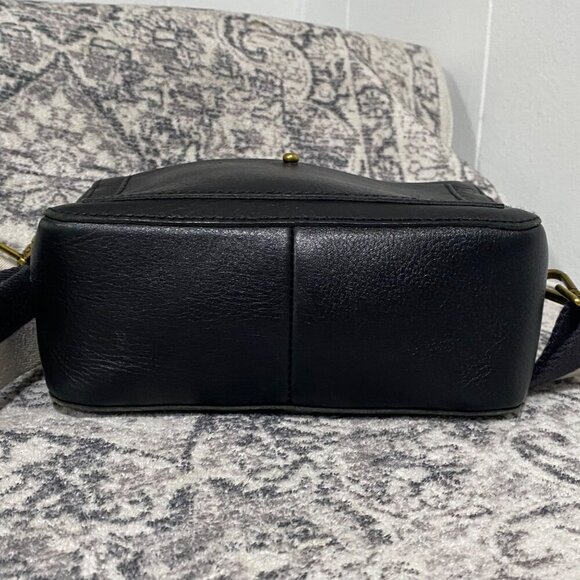 Madewell The Transport Camera Bag Crossbody in Black - Picture 6 of 8